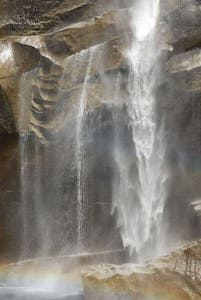 yosemite<br>NIKON D200, 50 mm, 100 ISO,  1/250 sec,  f : 8 